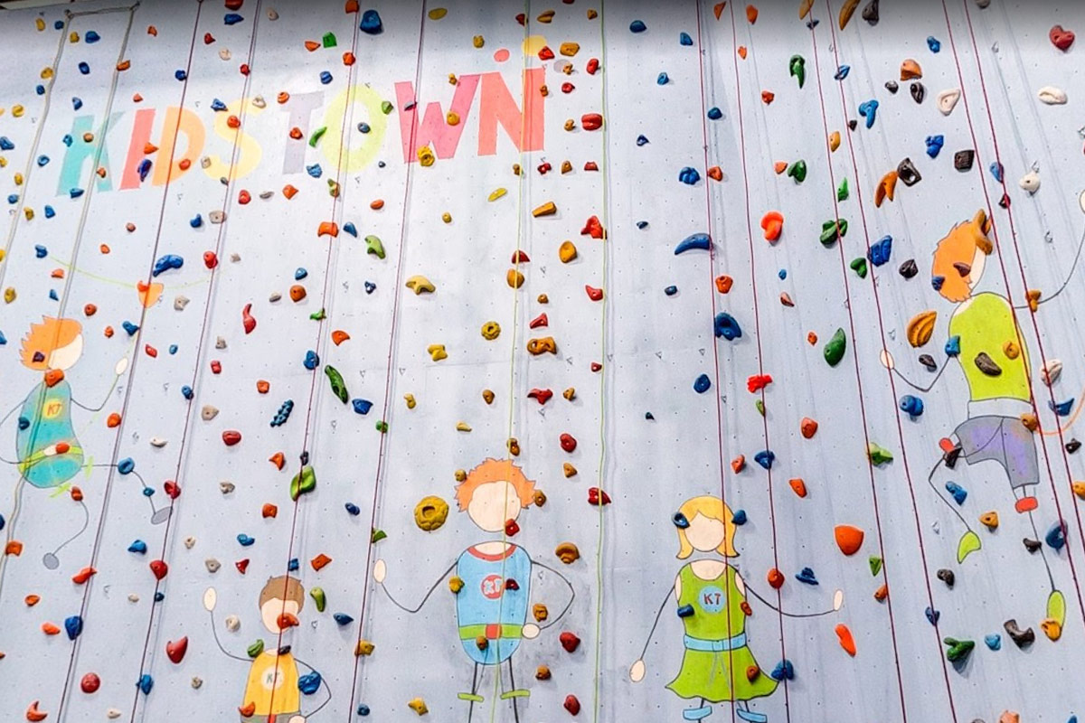 Детский скалодром Kids Town